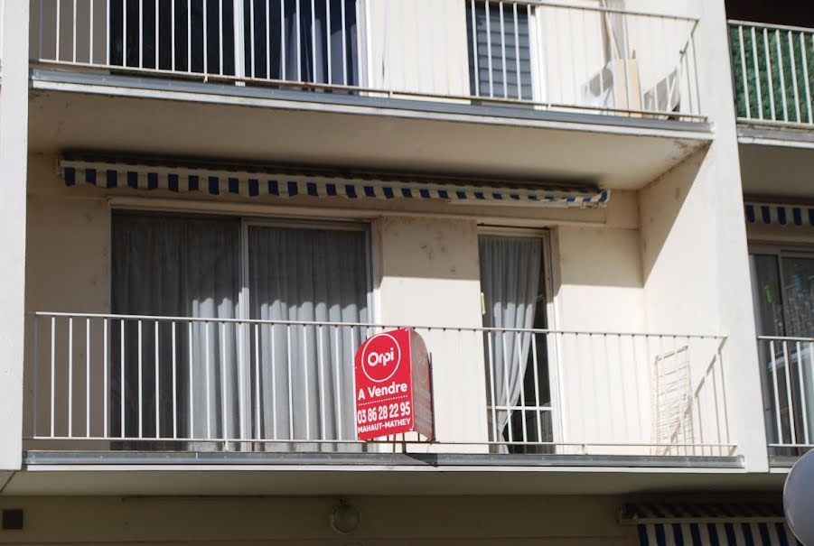 Vente appartement 1 pièce 30 m² à Cosne-Cours-sur-Loire (58)